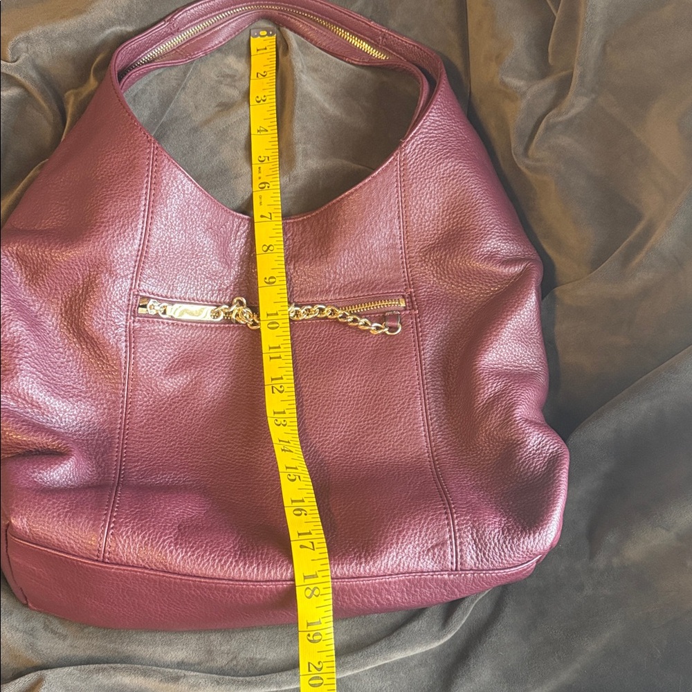 Beautiful Vince Camuto Leather Hobo slouchy Bag with Chain Detail - Picture 10 of 12